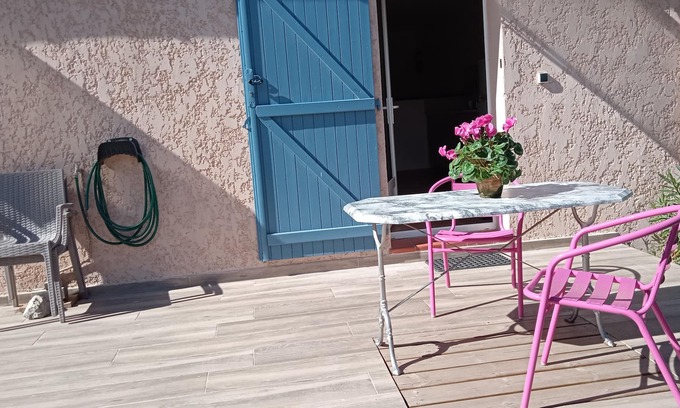 Les Baumettes House | In the heart of Parc des Calanques. Air-conditioned accommodation with terrace.