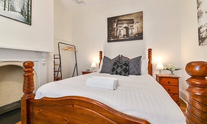 Launceston CBD Apartment | Central City Retreat: Child-Friendly & Highly Rated Stay