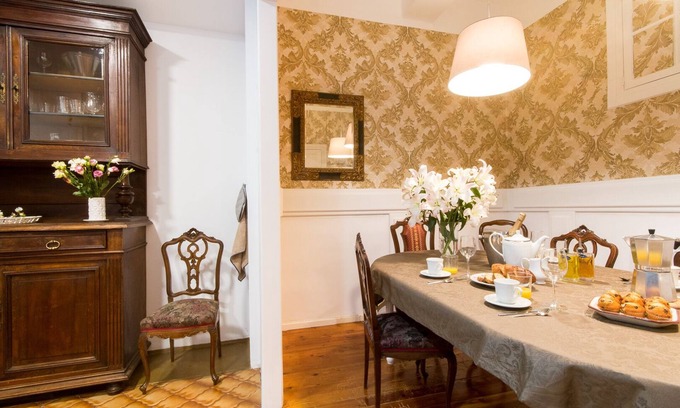Pamplona City Centre Apartment | Prime City Location with Pet-Friendly Amenities Awaiting You