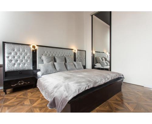 Petrovskoye Apartment | Ideal Stay in the Heart of the City - Guest Rated 9.7