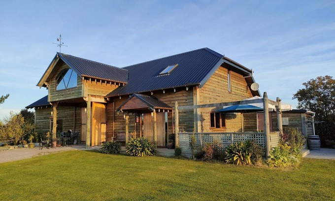 Grovetown House | Experience Tranquility in the Heart of the Vines