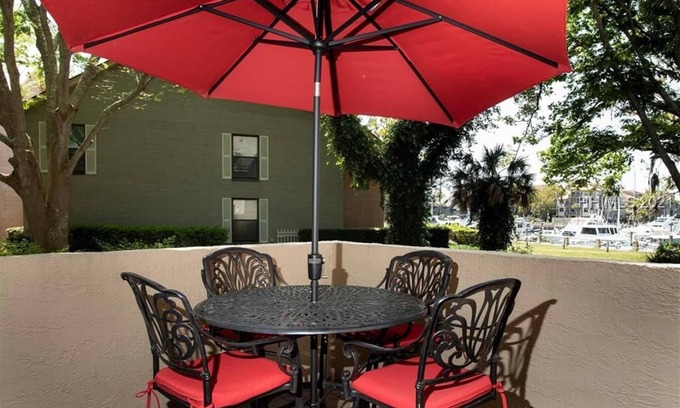 Harbour Town Condo | Guest Rated: Premier 2BR/2.5BA in Harbour Town with Pool