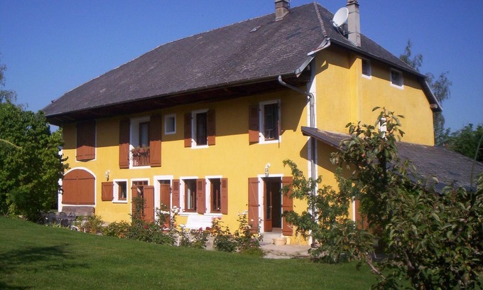 Alby-sur-Cheran Cottage | Relax in the Loft of Hikes with Scenic Lake Views
