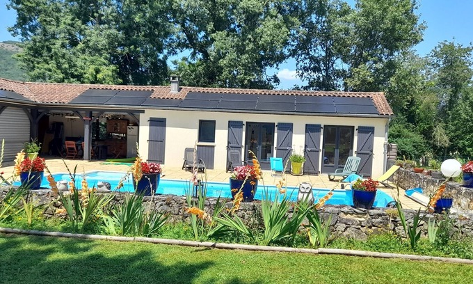 Creysse Cottage | Renovated Gîte with Pool Near Martel - Guest Rated 9.8