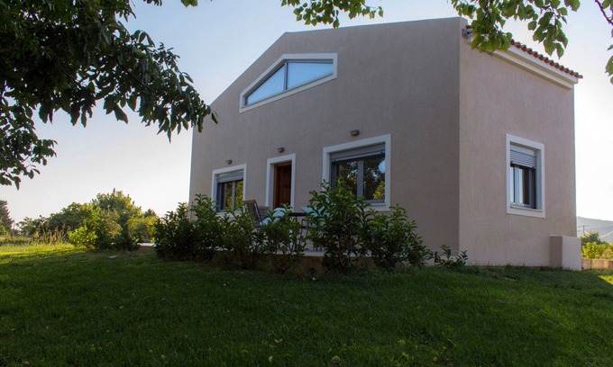 Eresos-Antissa House | Pet-Friendly Retreat: Stay at Perivoli House B with Breakfast