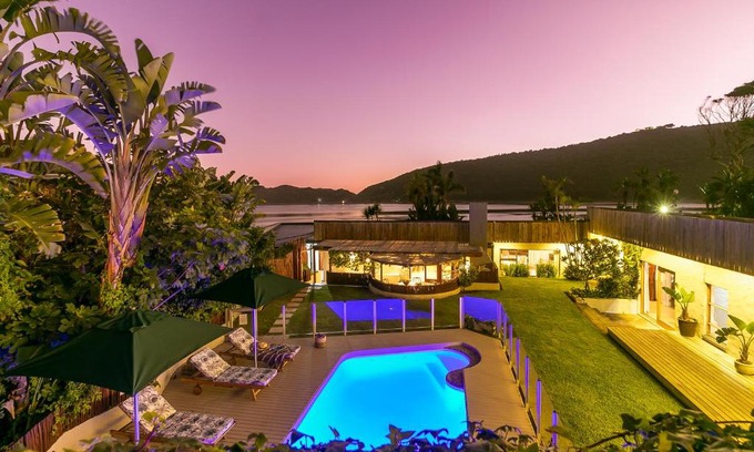 Sedgefield House | Unforgettable In Toto Retreat with Pool and Ocean View