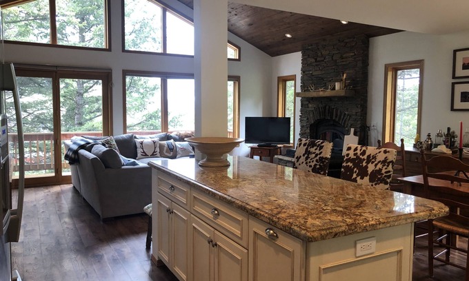 Jackson House | Cozy Retreat Among Trees - Guest Rated 10/10 in Jackson Hole