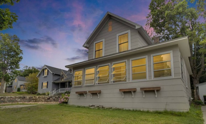 Petoskey House | Ideal Petoskey Full House Rental with New Kitchen & Pool