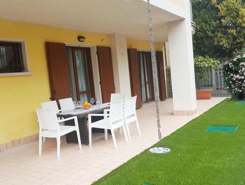 Rivoltella Apartment | Pet-Friendly Retreat with Ocean View at In Vacanza da Miki 03