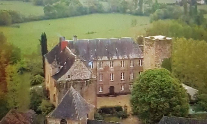 Strenquels House | Explore IN VERY NICE VILLAGE: Pet-Friendly Getaway