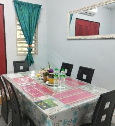 Karangan House | Inap Desa Jalan Baru