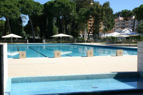 Costa de Caparica Hotel | Attractive INATEL Caparica: Family-Friendly with Pool Access