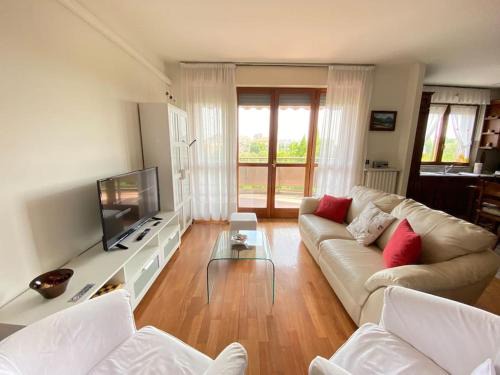 San Donato Milanese Apartment | Charming Stay Near Duomo with Wifi and Parking Access