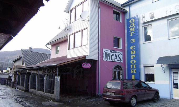 Volovets Apartment | Discover INCAS: Family-Friendly with Hot Tub Access