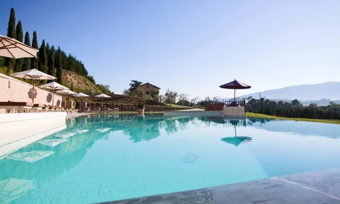 Figline e Incisa Valdarno Apartment | Indulge in Incisa In Val D'Arno: Enchanting Mansion Retreat