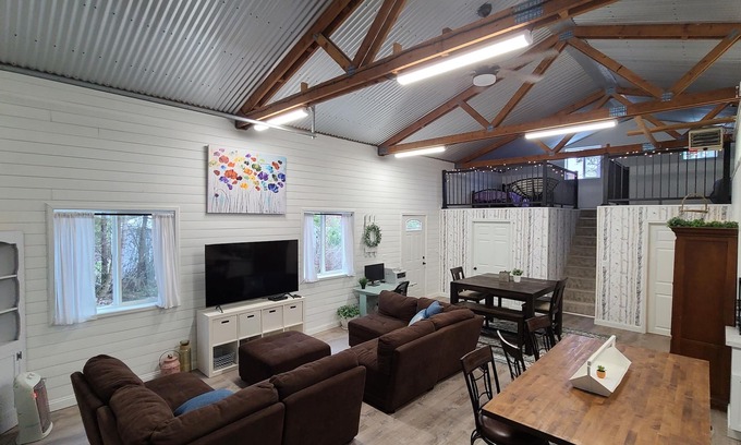 Hayden House | Pet-Friendly Stay with RV Spot Near Silverwood Attractions