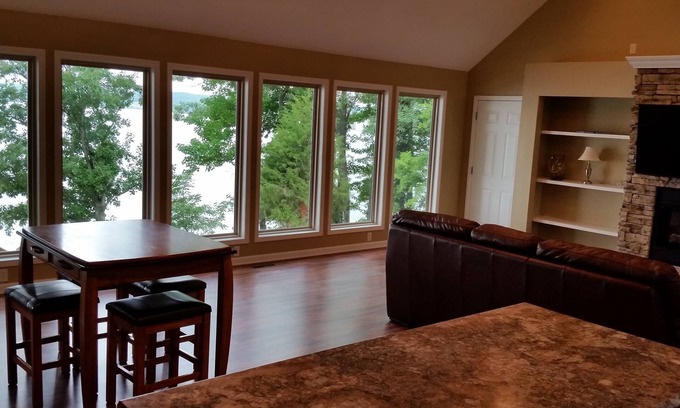 Cadiz House | Scenic Escape with Dock Access & Kayak Rentals Await