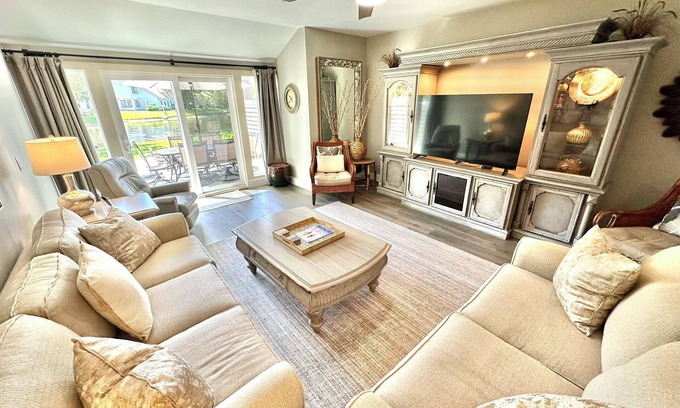 Sandestin Condo | Experience Lake Views and Golf Carts Minutes from the Beach