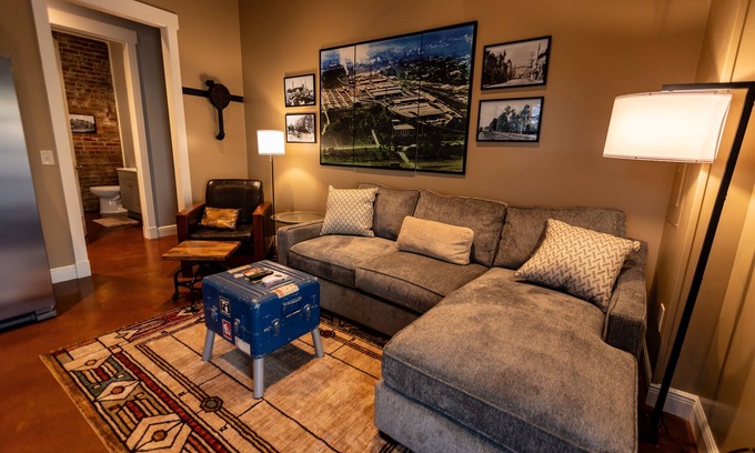 Laurel Apartment | Discover Incognito #1: Family-Friendly Stay in Downtown Laurel