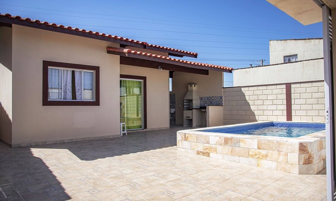 Tupy House | Beautiful Home with Pool and BBQ in Itanhaém, SP