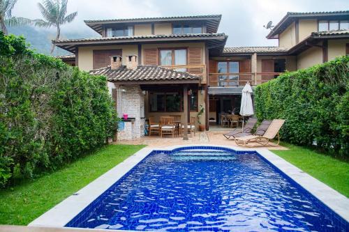 Guaeca House | Idyllic Beachfront Home with Pool & Wi-Fi in Guaeca-SP