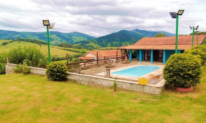Extrema House | Beautiful Chácara with Pool and BBQ in Extrema/MG