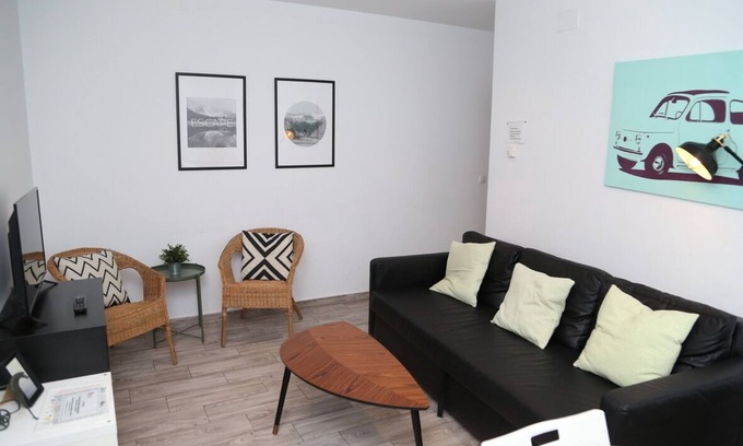 Centro Apartment | Central Apartment 4HB with Wifi and Spa Amenities
