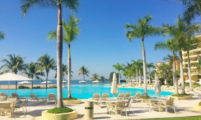 Marina Vallarta Apartment | Oceanfront Oasis: BVG Marina Vallarta Awaits You
