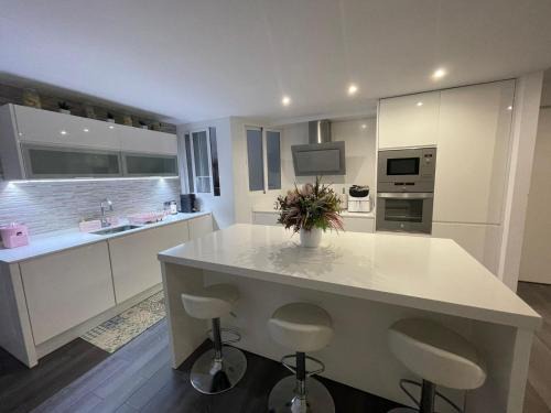 Gandia Apartment | Stylish Central Apartment | Guest Rated 9.9/10 & Pet Friendly