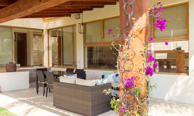 Centro House | Enchanting Property with Lush Garden and Pool Retreat