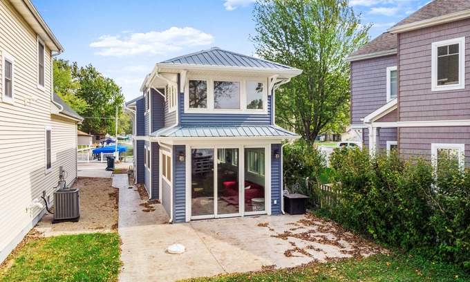 Syracuse House | Breathtaking Lake Wawasee Views with Family-Friendly Amenities