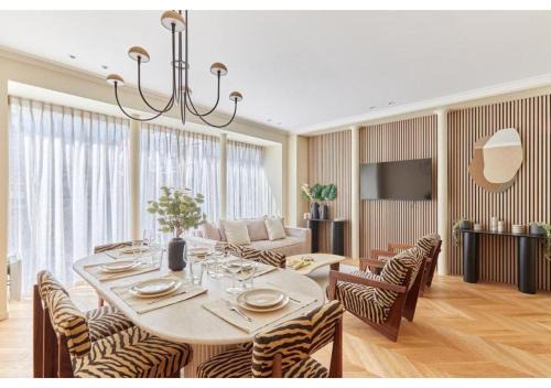 Strasbourg -Saint-Denis Apartment | Explore a 4-Star AC Apartment in the Heart of Paris