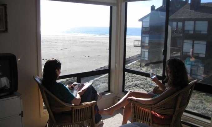Watsonville Condo | Exceptional Beachfront 4-Bedroom Family Getaway