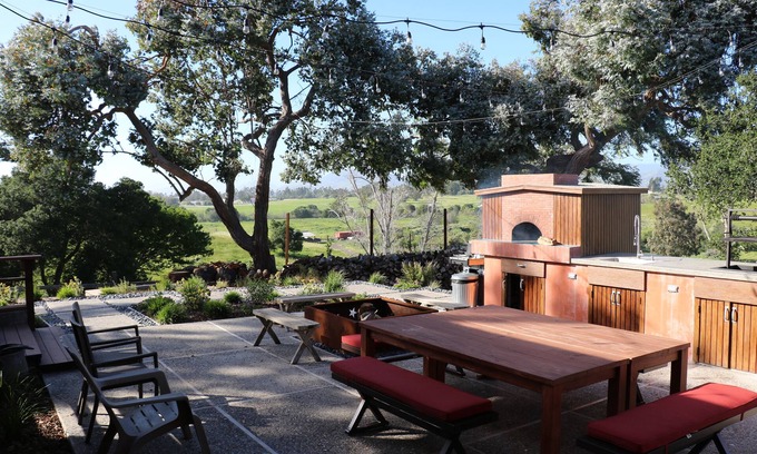 San Luis Obispo House | Experience Breathtaking Edna Valley Views Near Town
