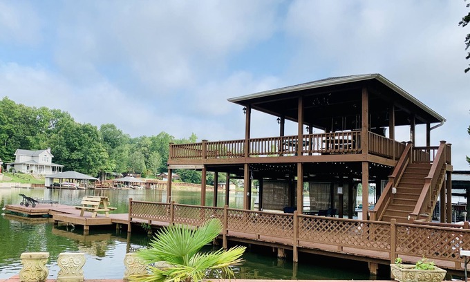 Fortson House | Discover Lake Harding: Waterfront Retreat with Scenic Views