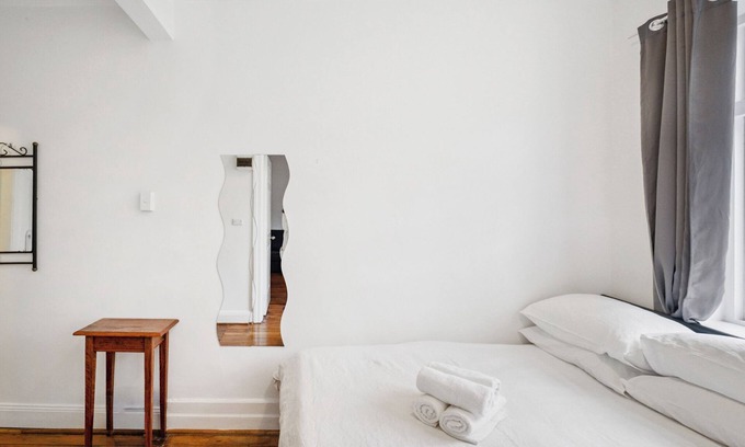 Kings Cross Apartment | Incredible Location 1 BDR Apt