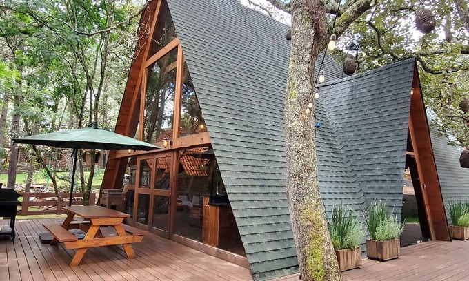 Mazamitla Cabin | Enchanting Magic Chalet with Family and Pet-Friendly Perks
