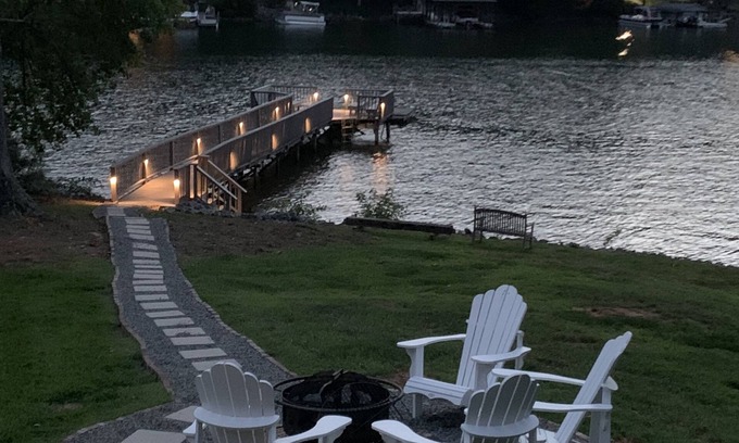 Mount Mourne House | Discover Mooresville House on Lake Norman - Remodeled Retreat