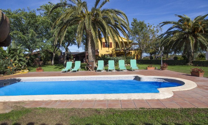 La Selva del Camp Villa | Secluded Villa Escape: 9.4/10, Pool & Spa Near the Beach!