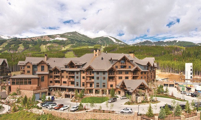 Breckenridge Condo | Unforgettable Ski In/Out Experience with Ocean View & Spa