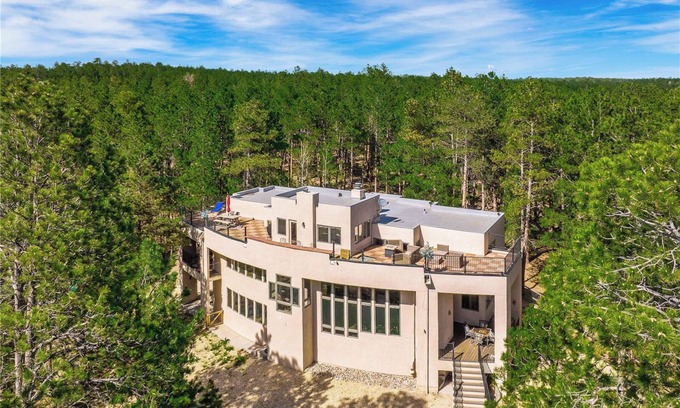 Colorado Springs House | Incredible Views ~ 6BR ~ Sleeps 20 + Hot Tub, Game Room, Theatre, Gym