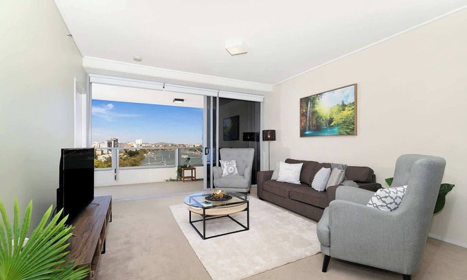 Brisbane Central Business District Apartment | Spacious Family Apartment with River Views & Top Amenities