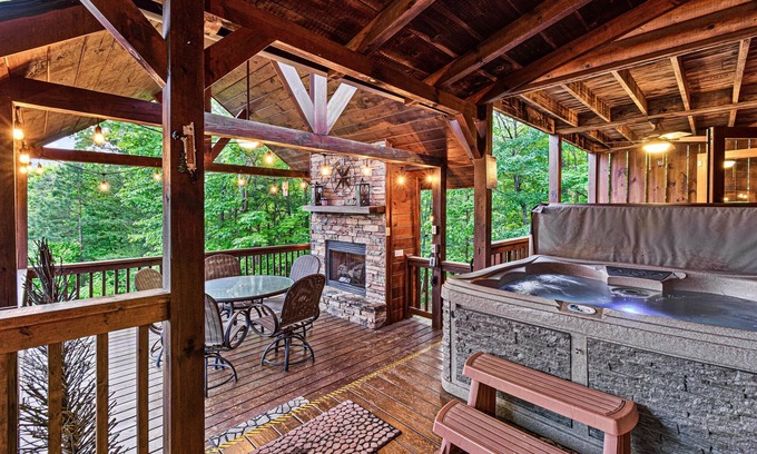 Blue Ridge Cabin | Scenic Getaway: Pet Friendly & Lake Views in Aska Area