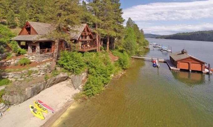 Coeur d'Alene Cabin | Unforgettable Waterfront Lodge on Lake Coeur d'Alene