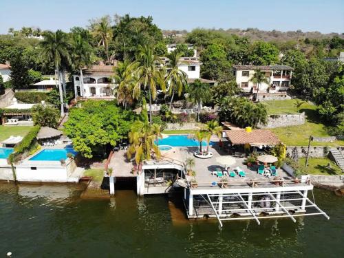 Tequesquitengo Villa | Spacious Villa for 30 Guests with Pool & Family-Friendly Fun