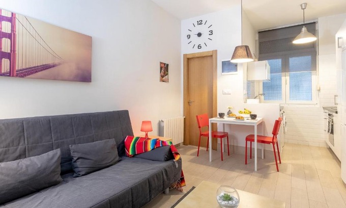 Indautxu Apartment | Convenient Indautxu Metro: Explore Bilbao from Your Stay