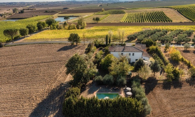 Brolio Villa | Indulge in a Villa Oasis with Pool & WIFI near Cortona
