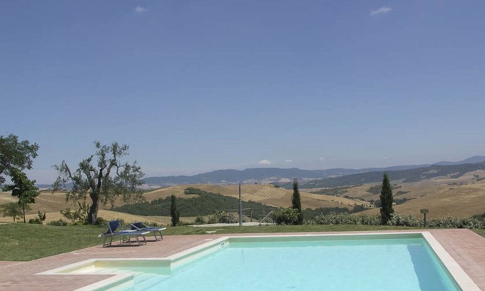 Castiglione d'Orcia Villa | Experience Comfort at Podere La Valle with Private Pool