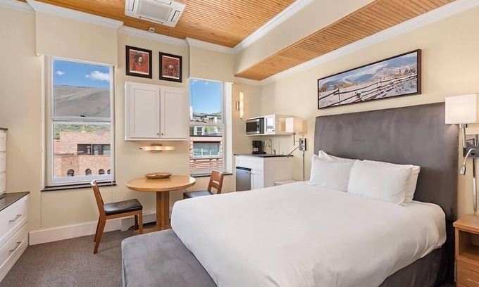 Aspen Hotel | Independence Square 305: Remodeled Hotel Room in Aspen