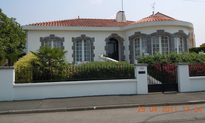 La Roche-sur-Yon Apartment | Cozy Apartment with Ocean View in Roche sur Yon